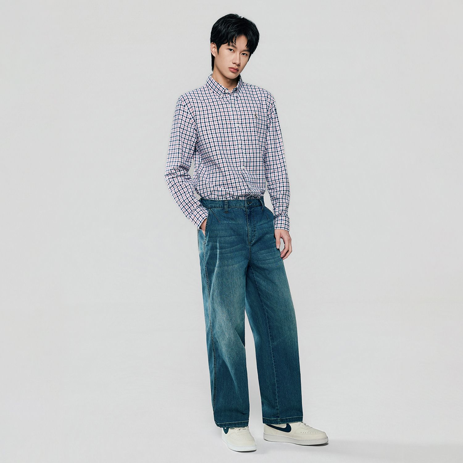 Men's Wrinkle Free Oxford Long Sleeve Shirt - Image 1