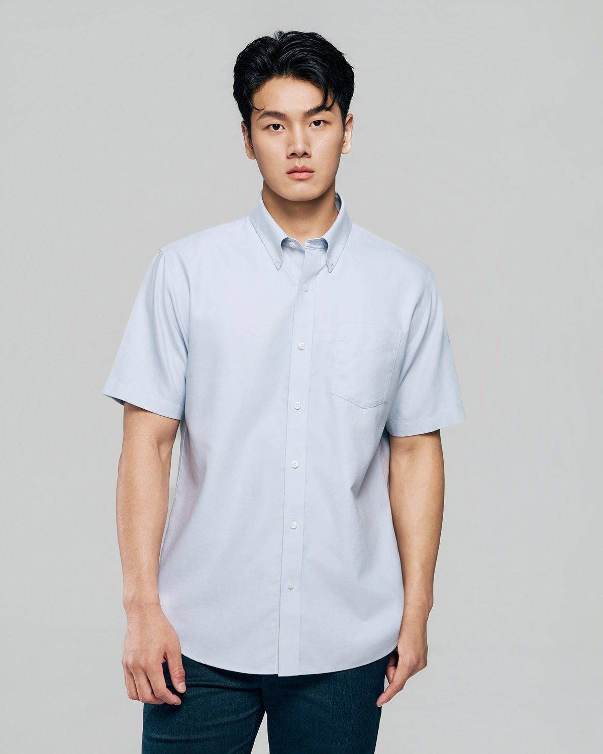 Men's Wrinkle Free Oxford Short Sleeve Shirt - Image 1