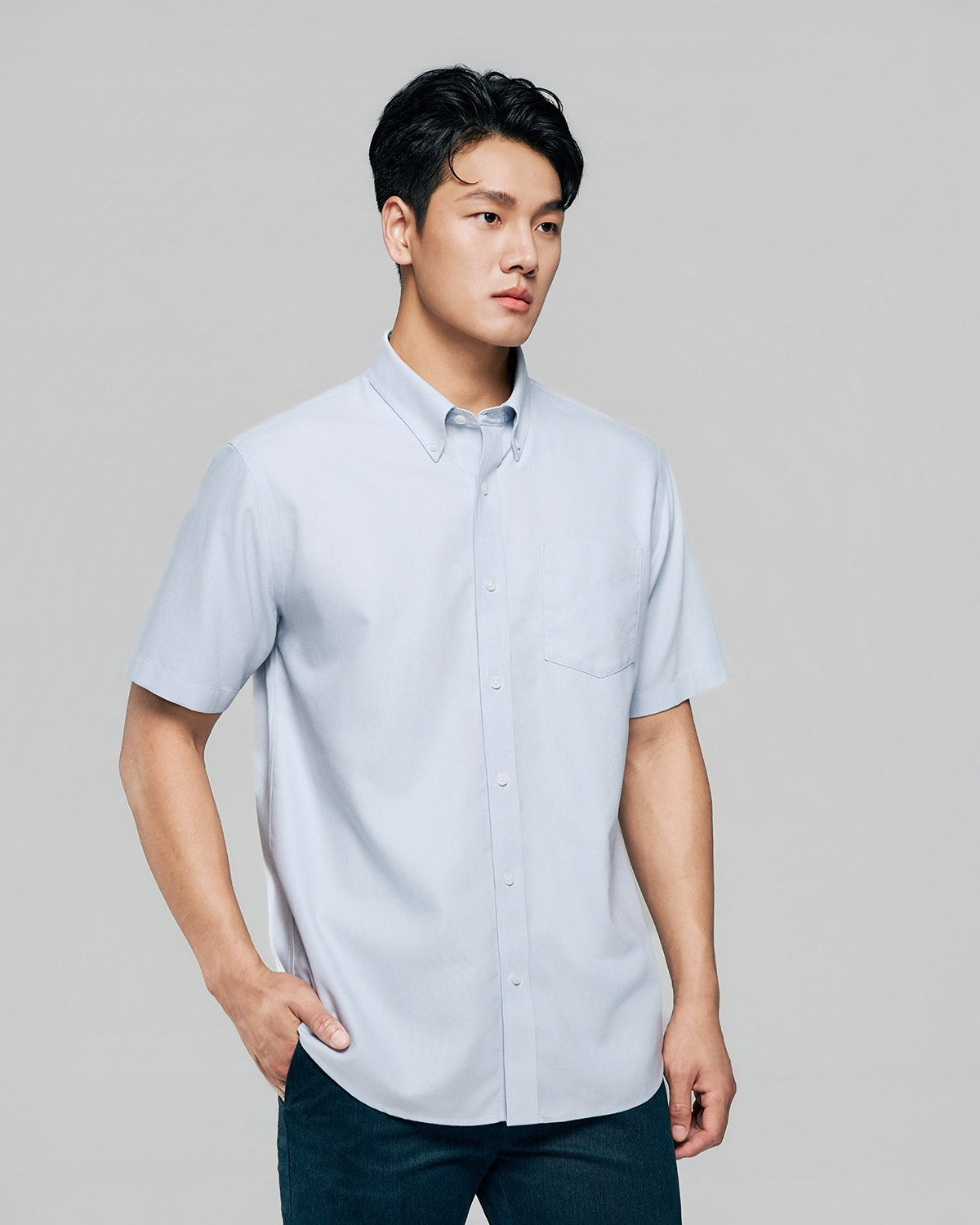 Men's Wrinkle Free Oxford Short Sleeve Shirt - Image 5