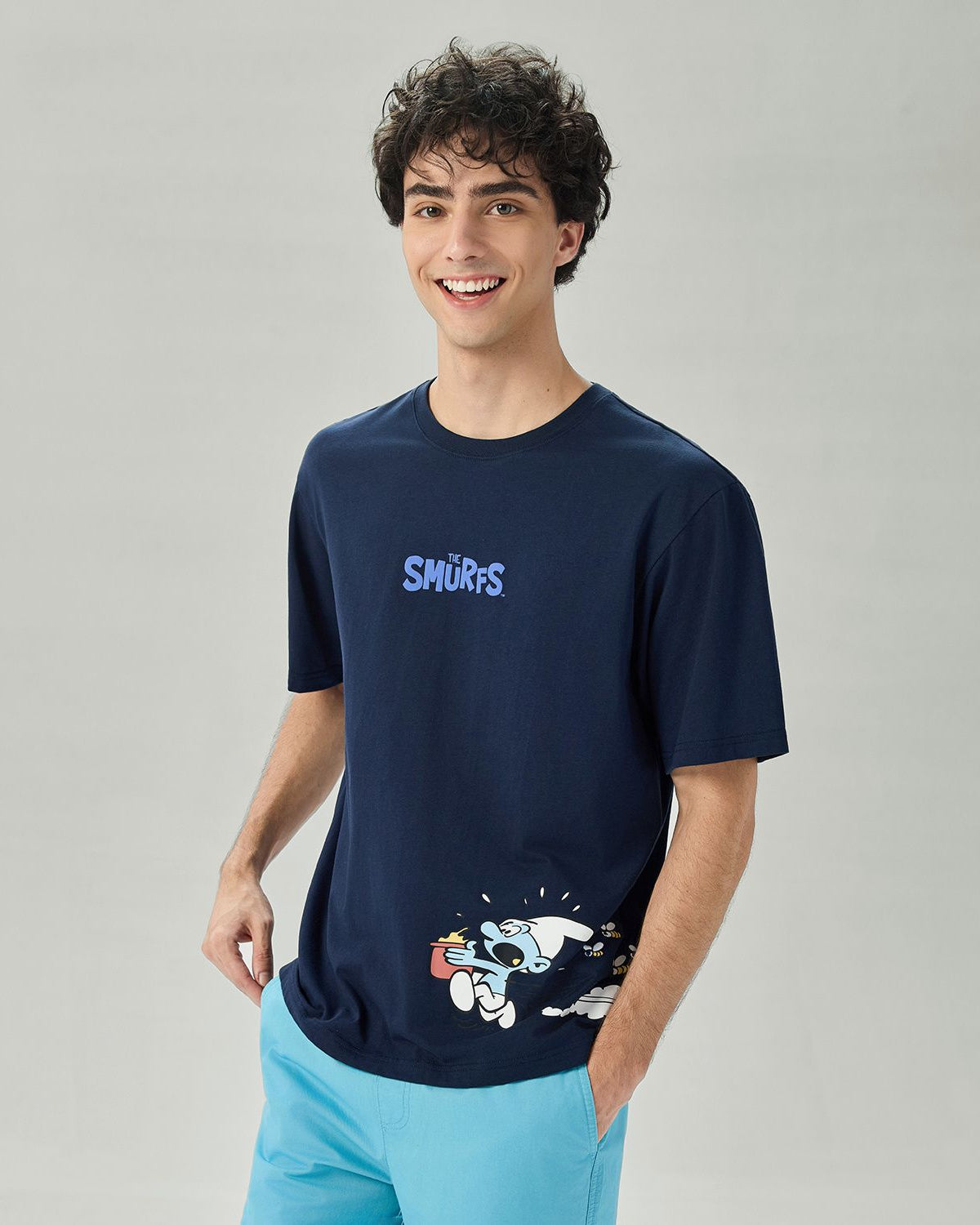 Men's Relaxed Fit Smurfs Print Crew Neck Tee - Image 4