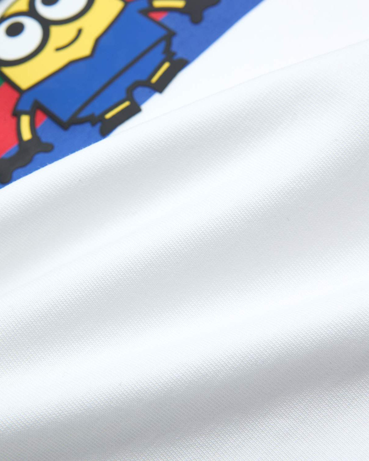 Men's Minions Relaxed V Neck Print Tee - Image 9