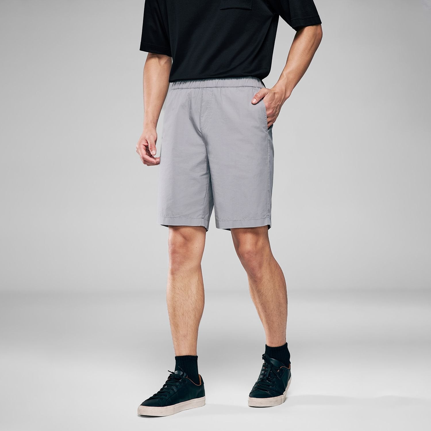 Men's Mid Rise Elastic Waist Shorts - Image 1