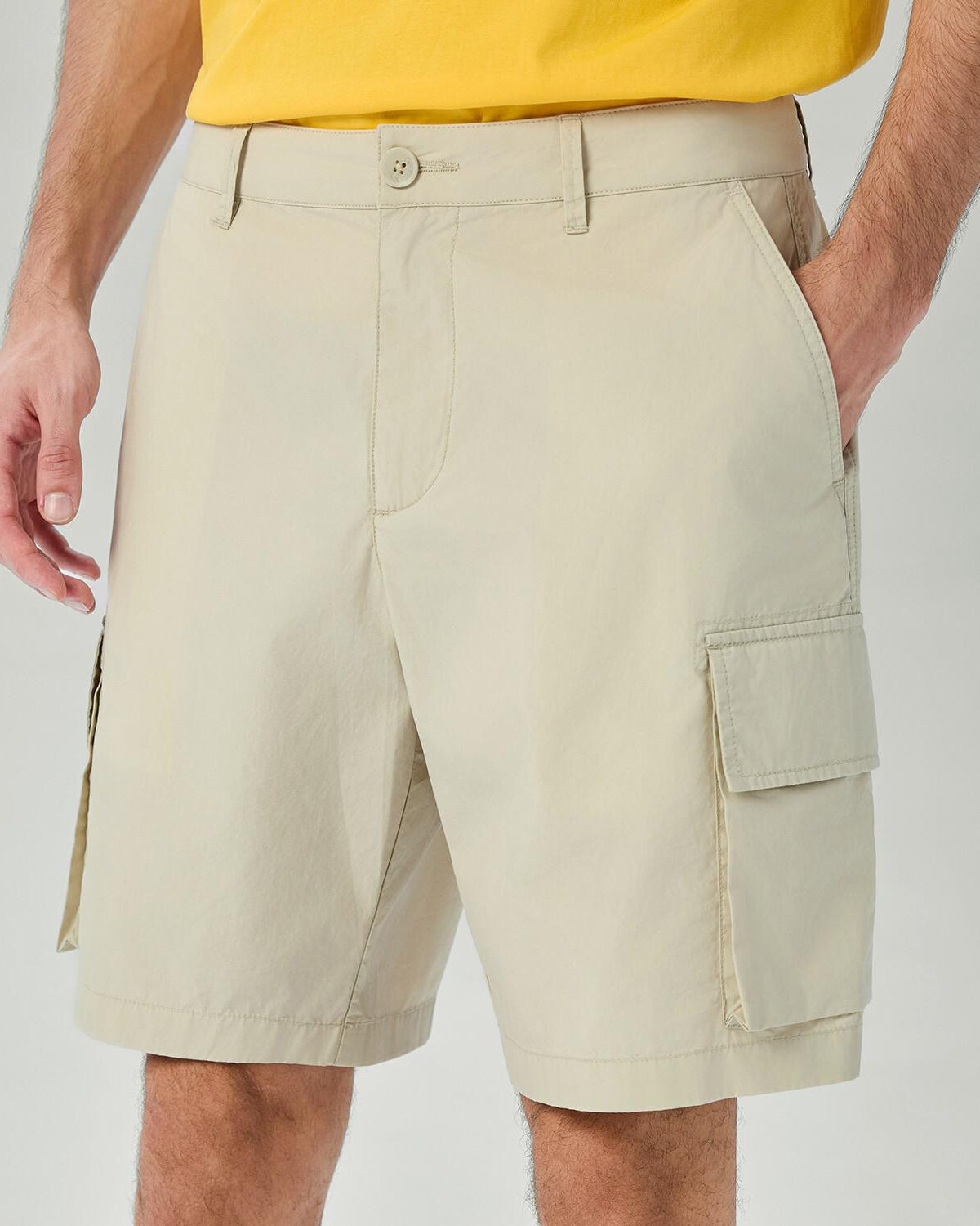 Men's Mid Rise Relaxed Fit Bermuda Shorts - Image 4