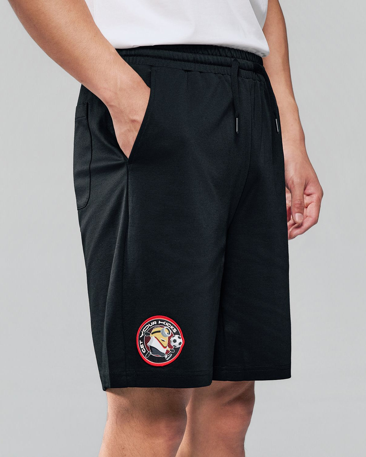 Men's Minions Mid Rise Relaxed Fit Shorts - Image 4