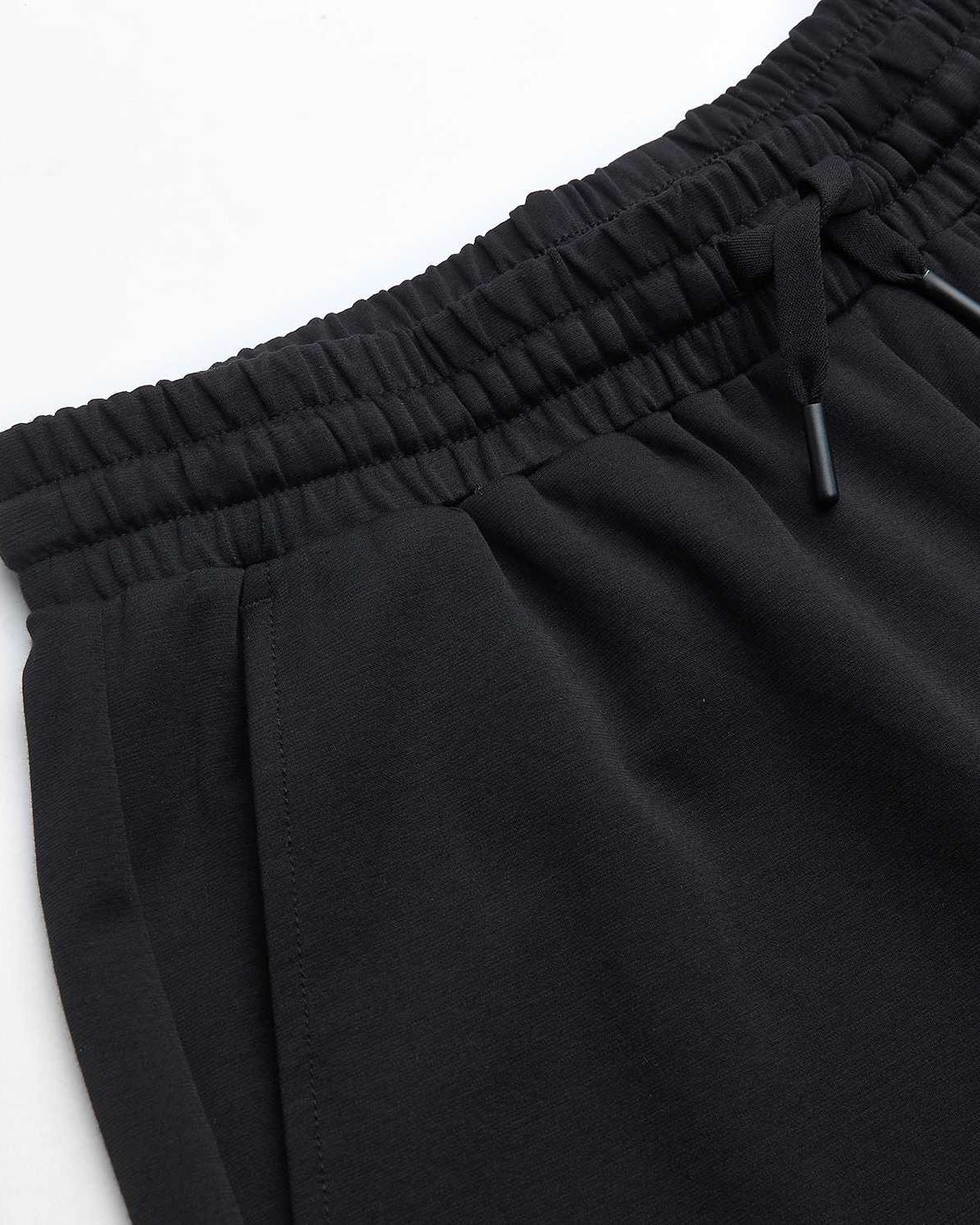 Men's Minions Mid Rise Relaxed Fit Shorts - Image 7