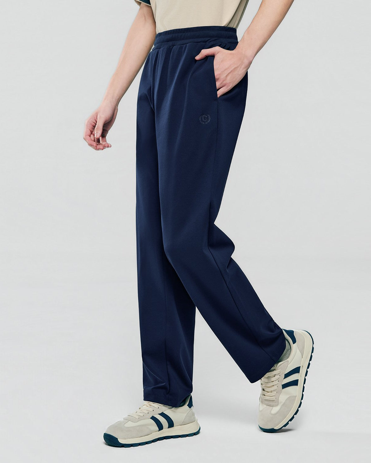 Men's Mid Rise Regular Straight Jogger - Image 4