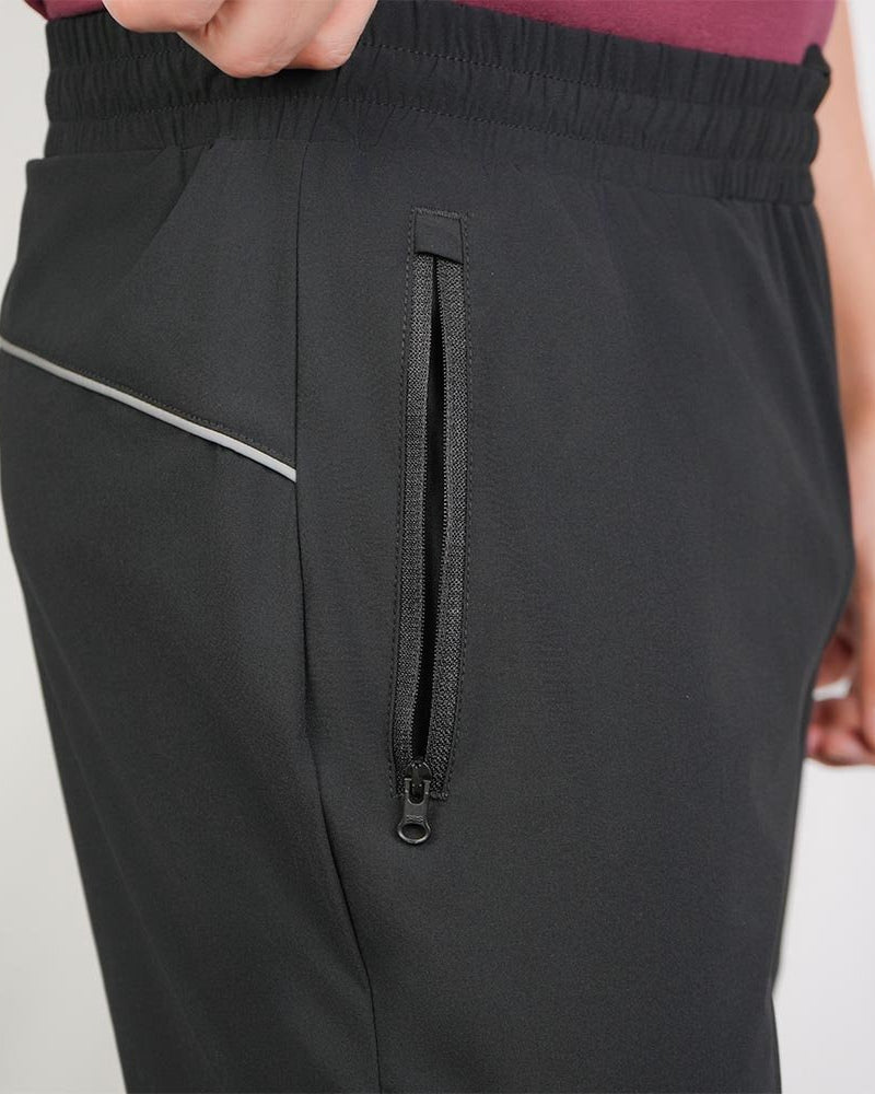Men's G Motion Interlock Mid Rise Slim Taper Jogger - Image 4