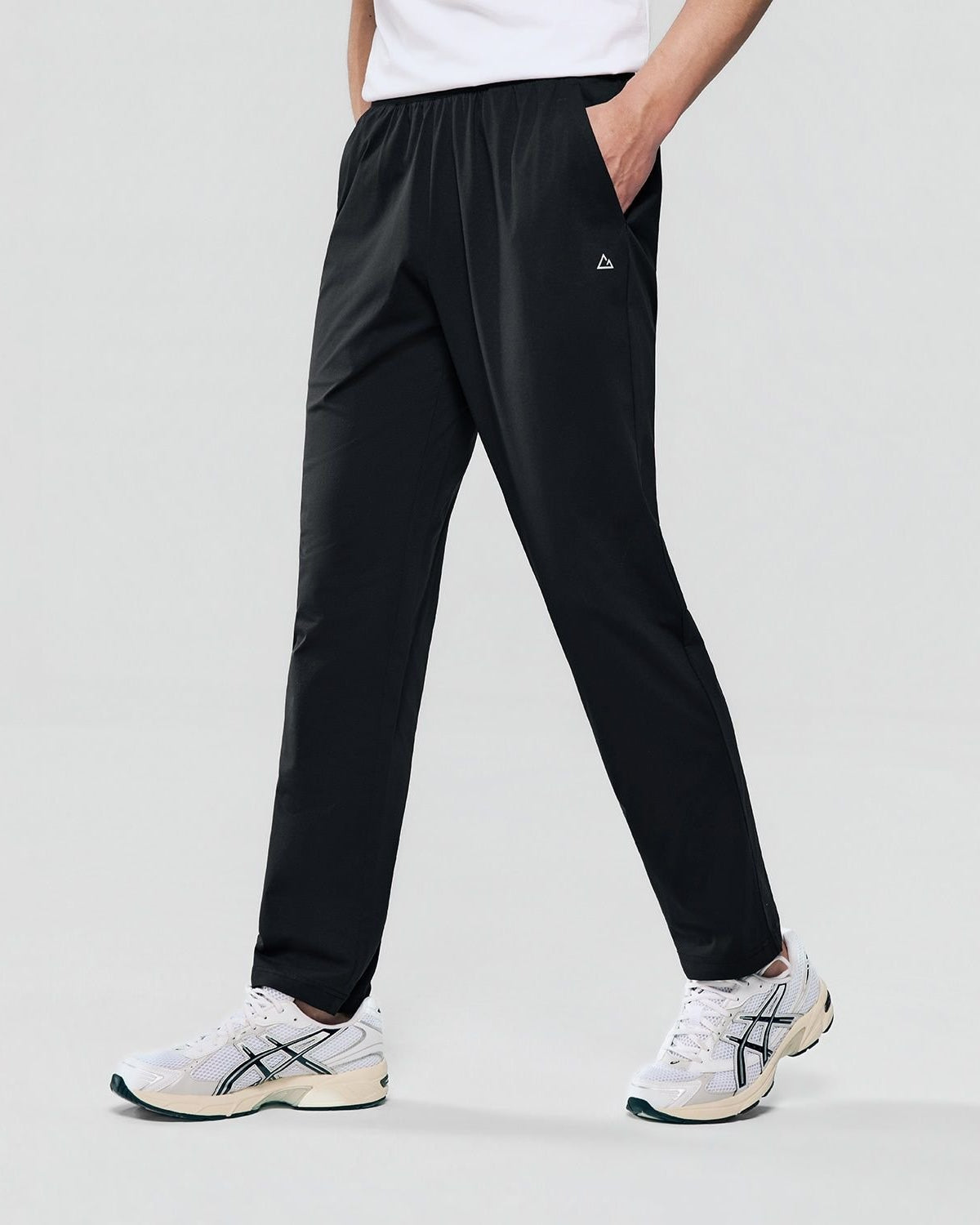 Men's Mid-Rise Slim Taper Jogger Pants - Image 1