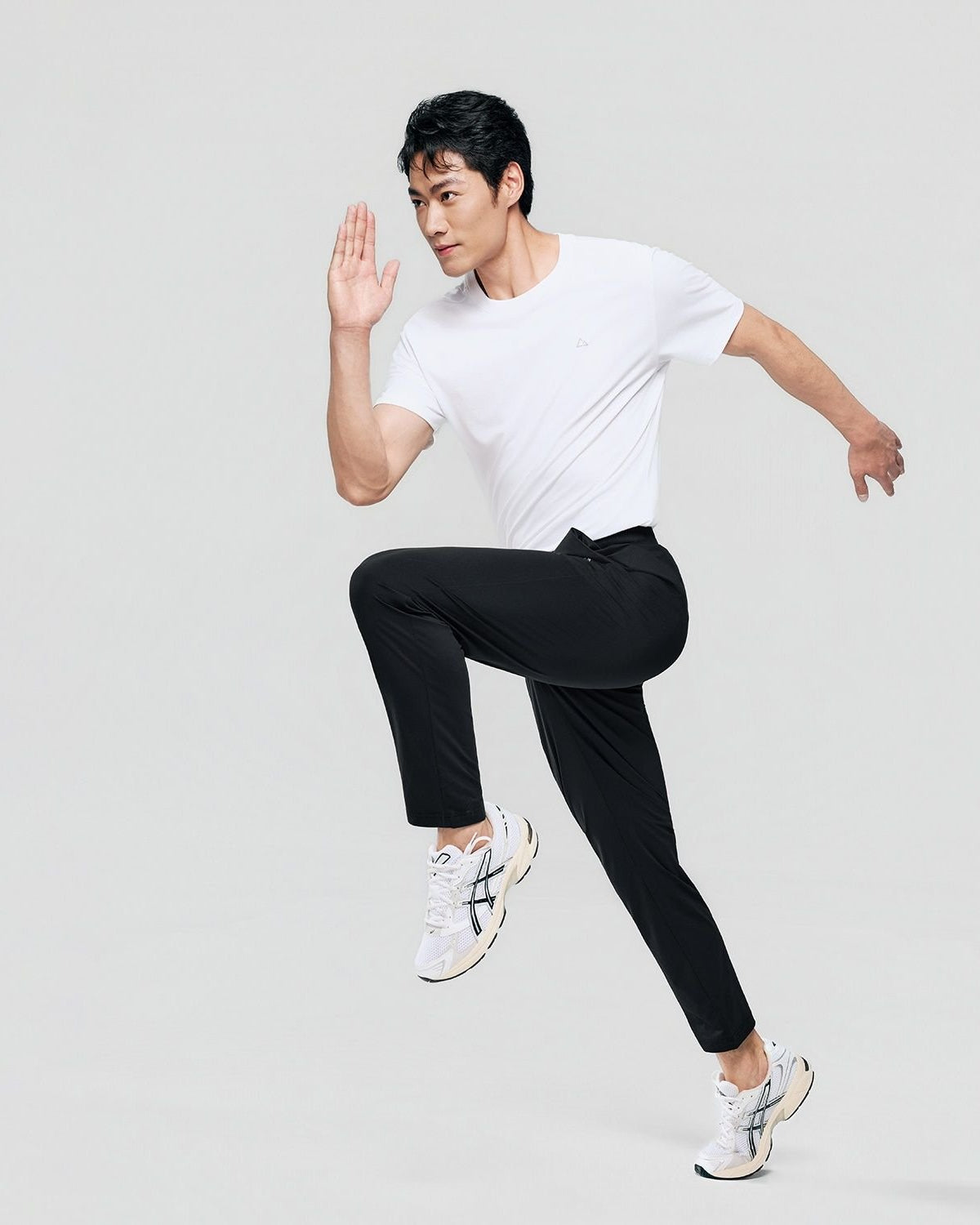 Men's Mid-Rise Slim Taper Jogger Pants - Image 8