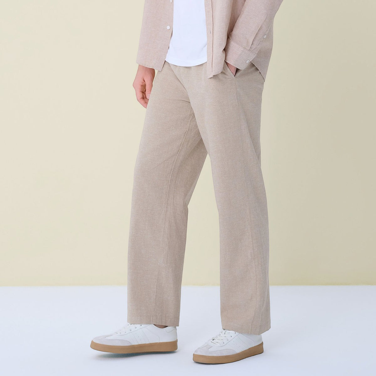 Men's Mid Rise Relaxed Straight Elastic Waist Khakis - Image 4