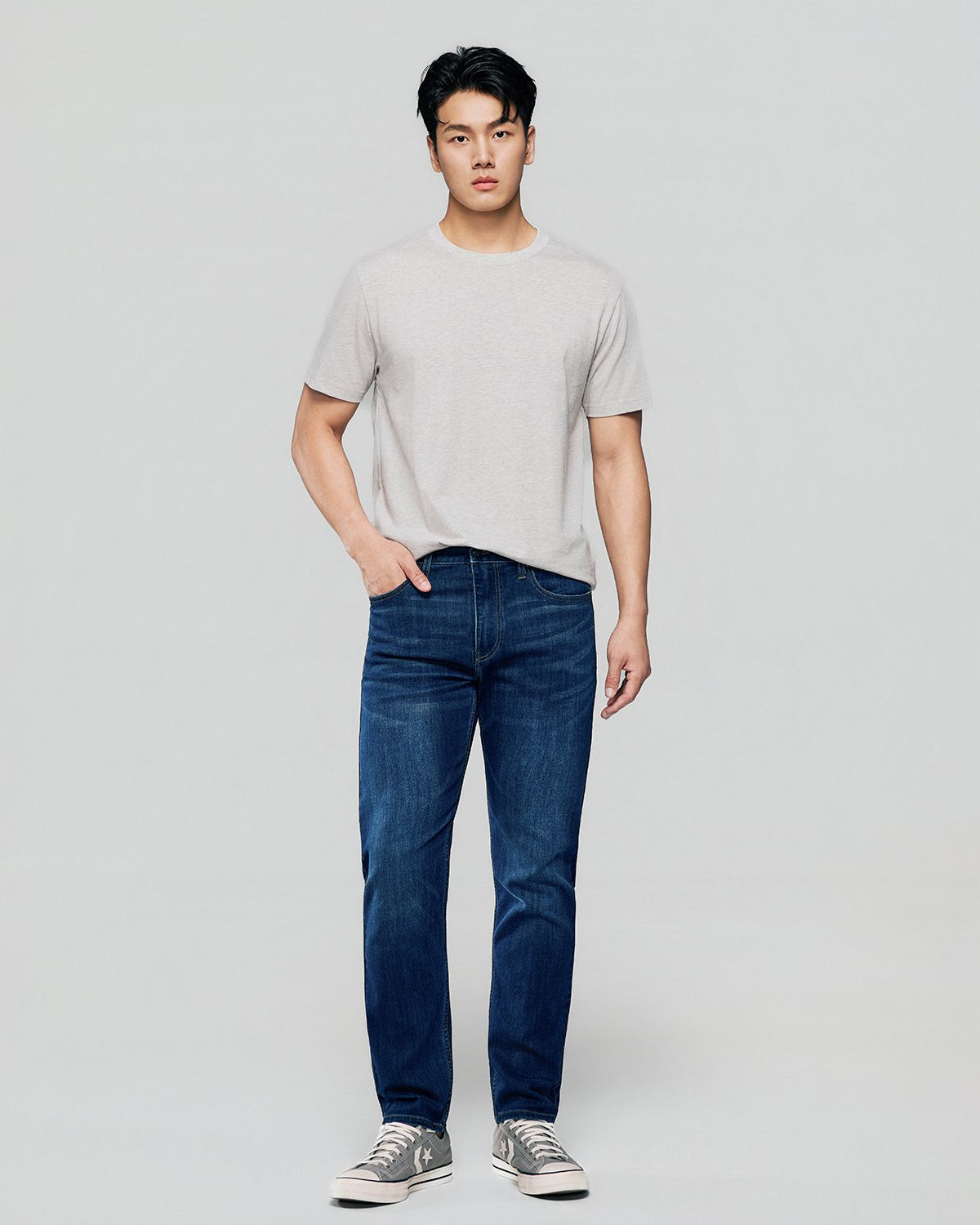 Men's Mid Rise Tapered Jeans - Image 1