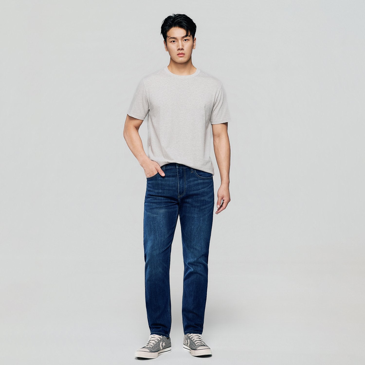 Men's Mid Rise Tapered Jeans - Image 1