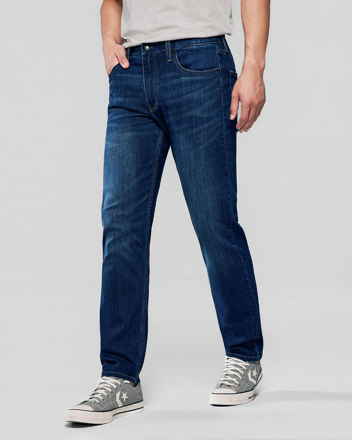 Men's Mid Rise Tapered Jeans - Image 4