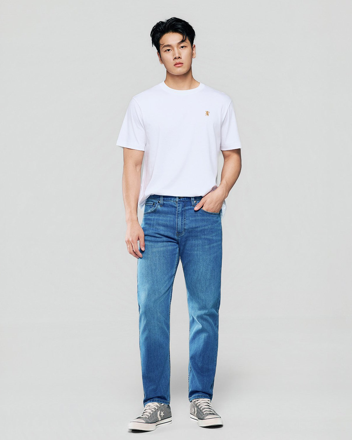 Men's Mid Rise Tapered Jeans - Image 1