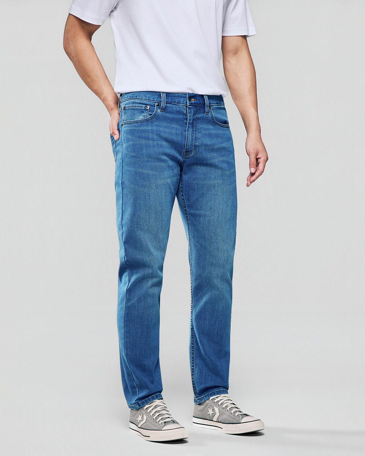 Men's Mid Rise Tapered Jeans - Image 2