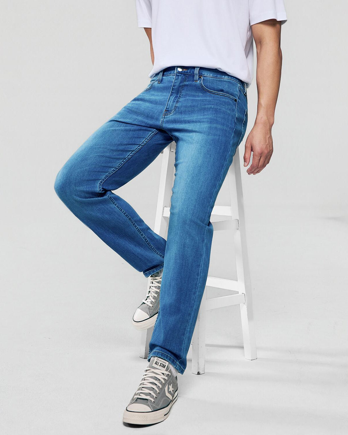 Men's Mid Rise Tapered Jeans - Image 6