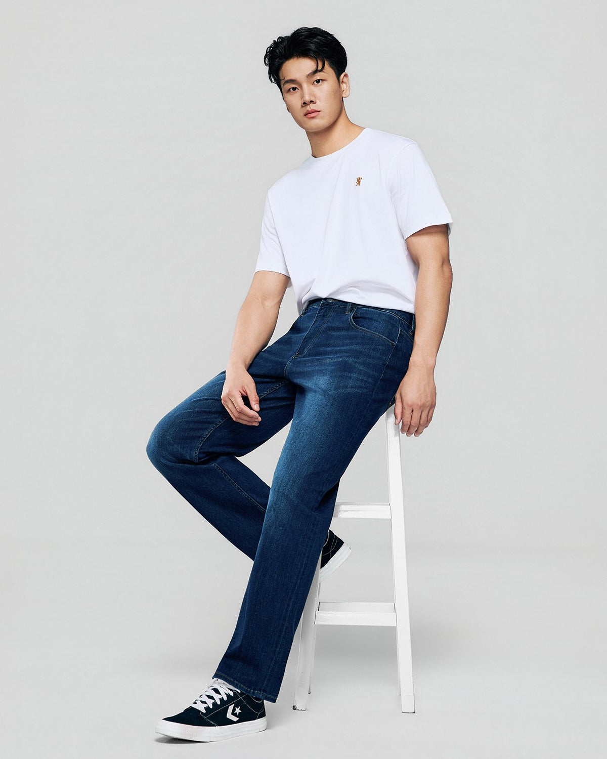 Men's Mid Rise Straight Jeans - Image 6