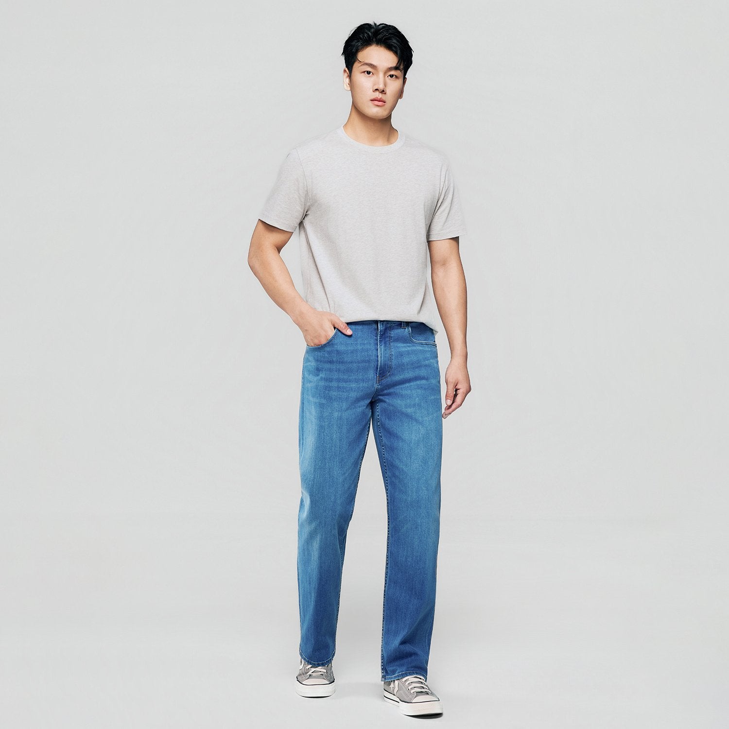 Men's Mid Rise Straight Jeans - Image 1