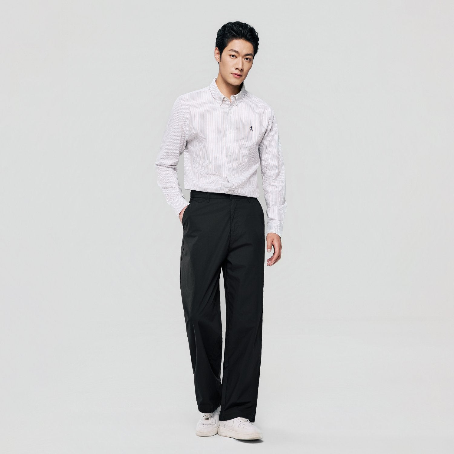 Men'S Mid Rise Loose Straight Khakis - Image 1