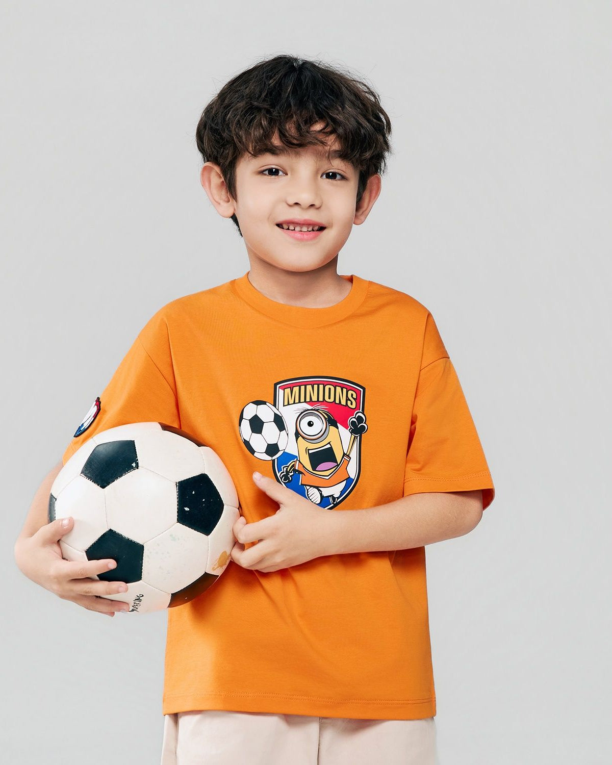 Junior Minions V Neck Relaxed Print Tee - Image 3