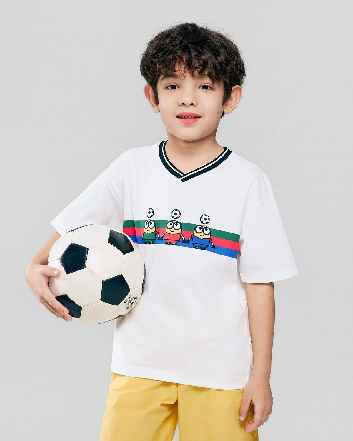 Junior Minions V Neck Relaxed Print Tee - Image 3