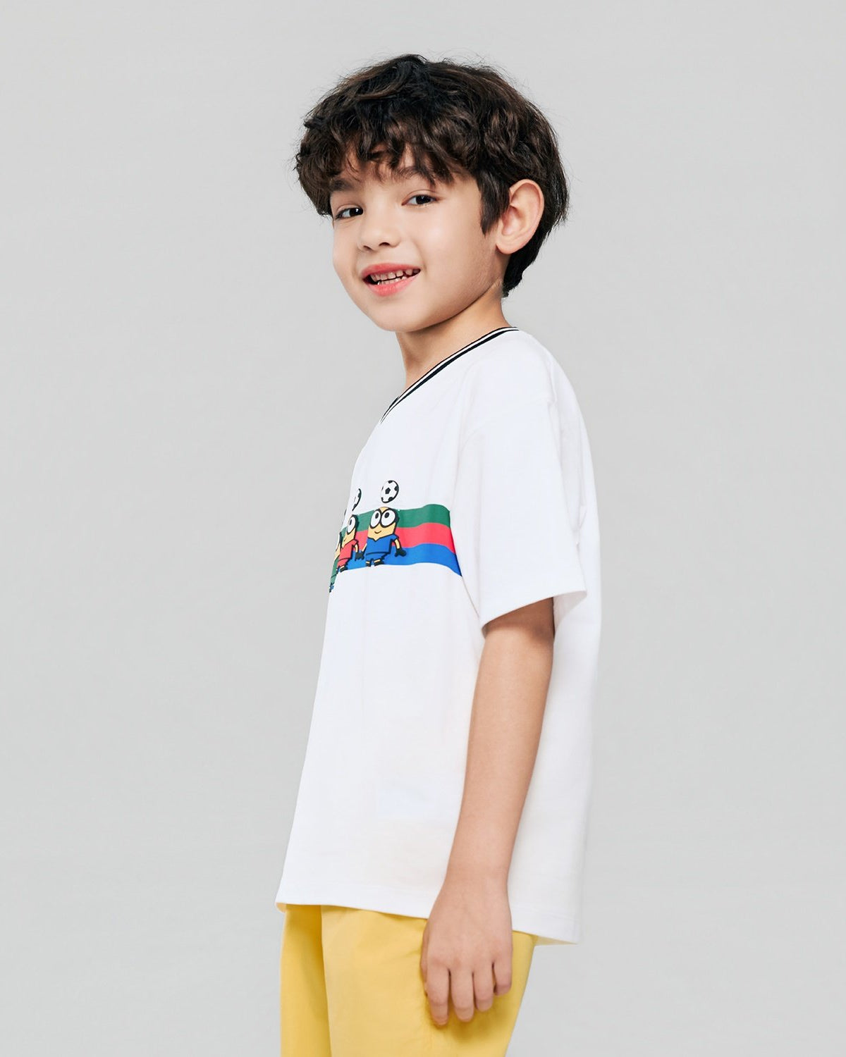 Junior Minions V Neck Relaxed Print Tee - Image 4