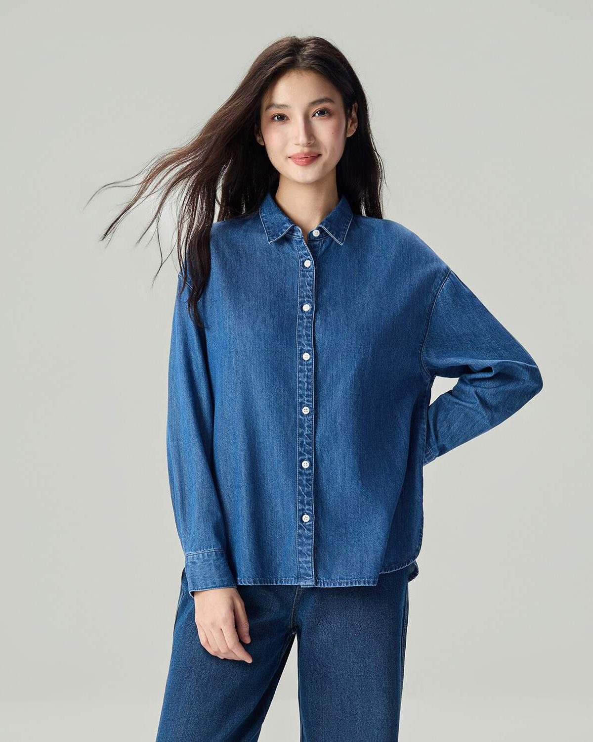 Women's Denim Loose Fit Long Sleeve Button-Front Shirt - Image 3