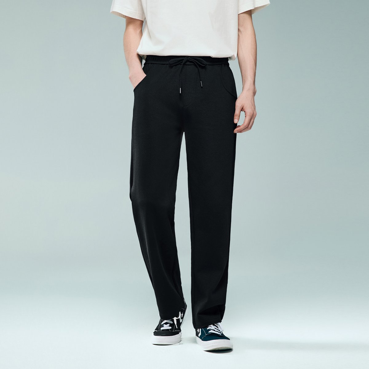 Men Mid‑Rise Regular Fit Elastic Waist Pants - Giordano Online