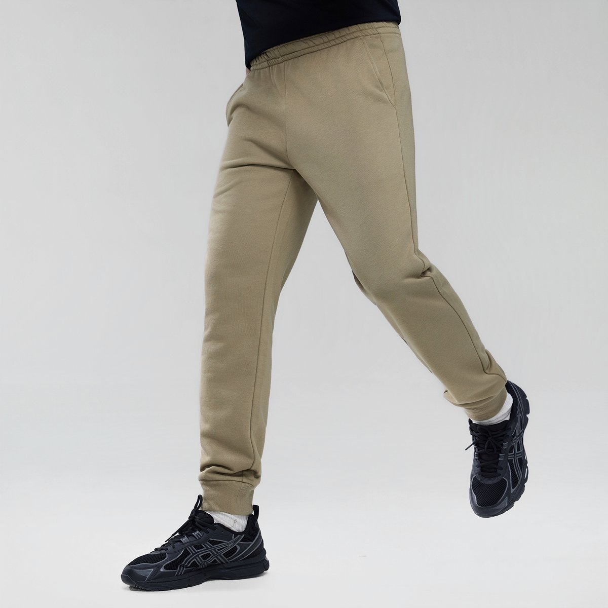 Men's French Terry Mid Rise Slim Taper Jogger - Green - Giordano Online