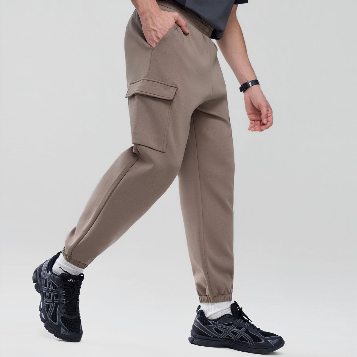Men’s Interlock Jogger with Relaxed Tapered Fit - Khaki - Giordano Online
