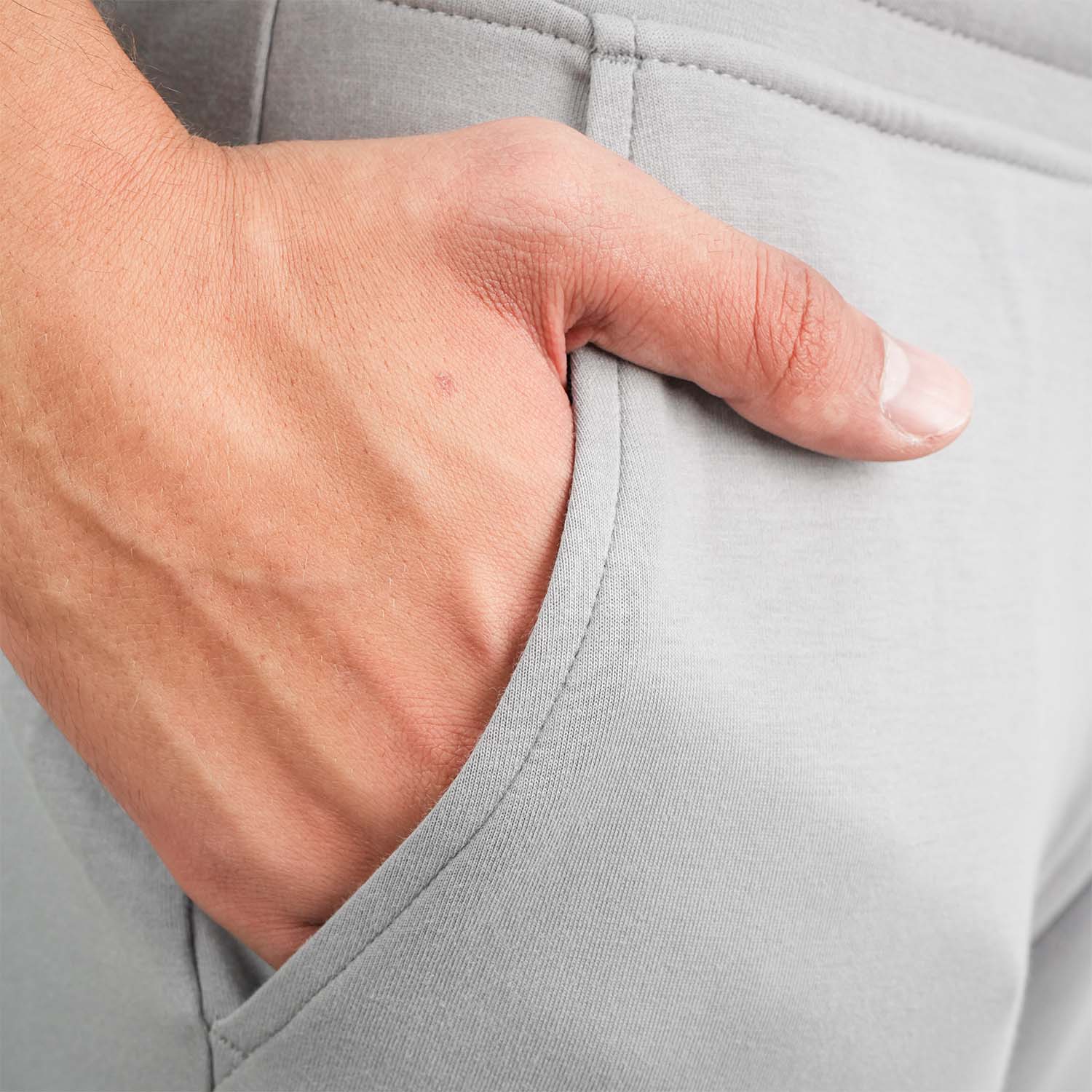 Men's Interlock Mid Rise Slim Taper Elastic Waist Pants - Giordano Online