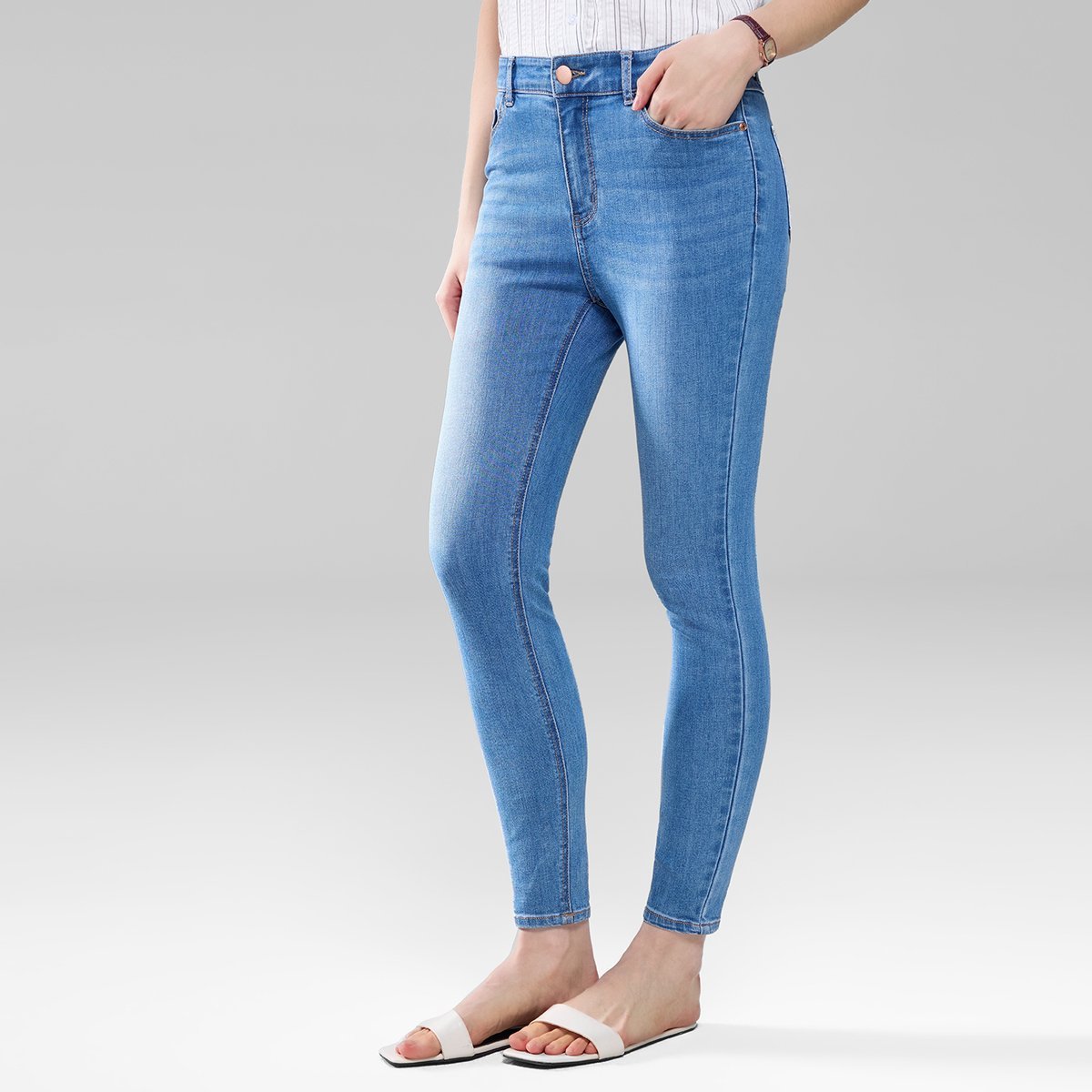 Women's Denim Slim Tapered Jeans - Blue - Giordano Online