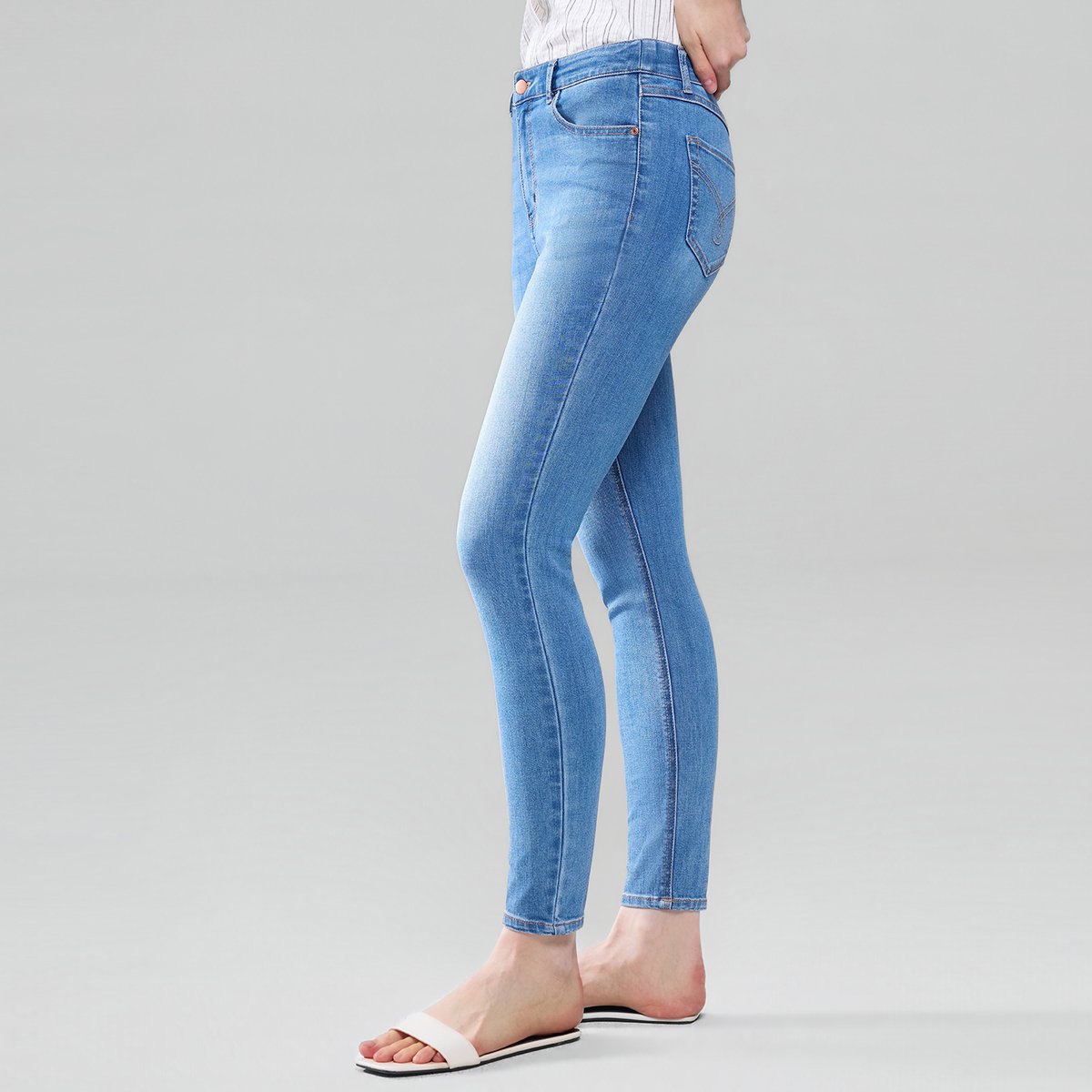 Women's Denim Slim Tapered Jeans - Blue - Giordano Online