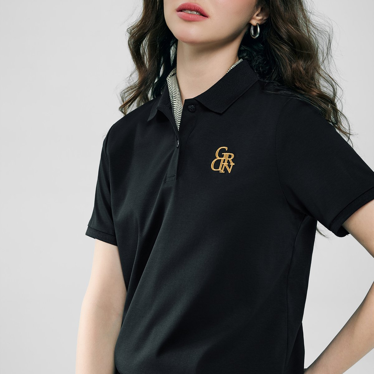 Women’s Embroidered Cotton Liquid Touch Polo - Giordano Online