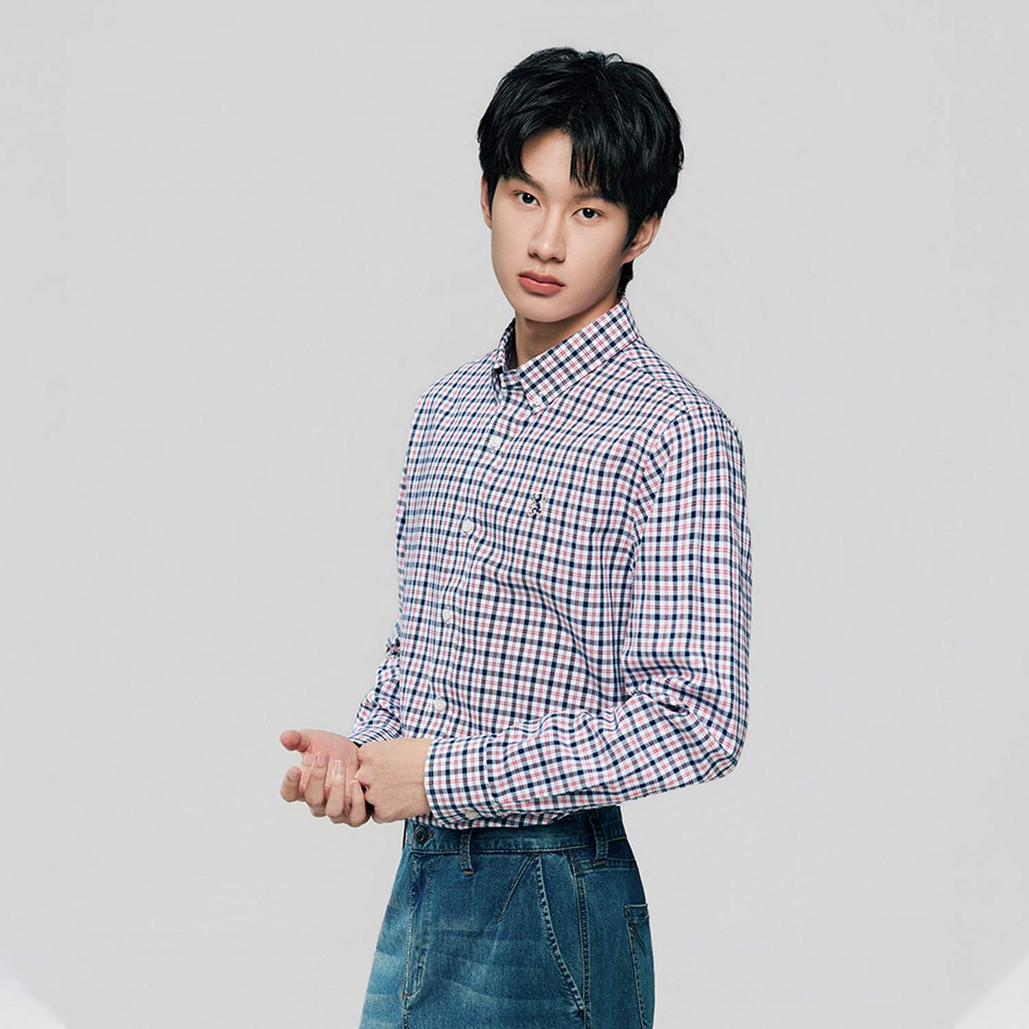 Men's Wrinkle Free Oxford Long Sleeve Shirt - Image 4