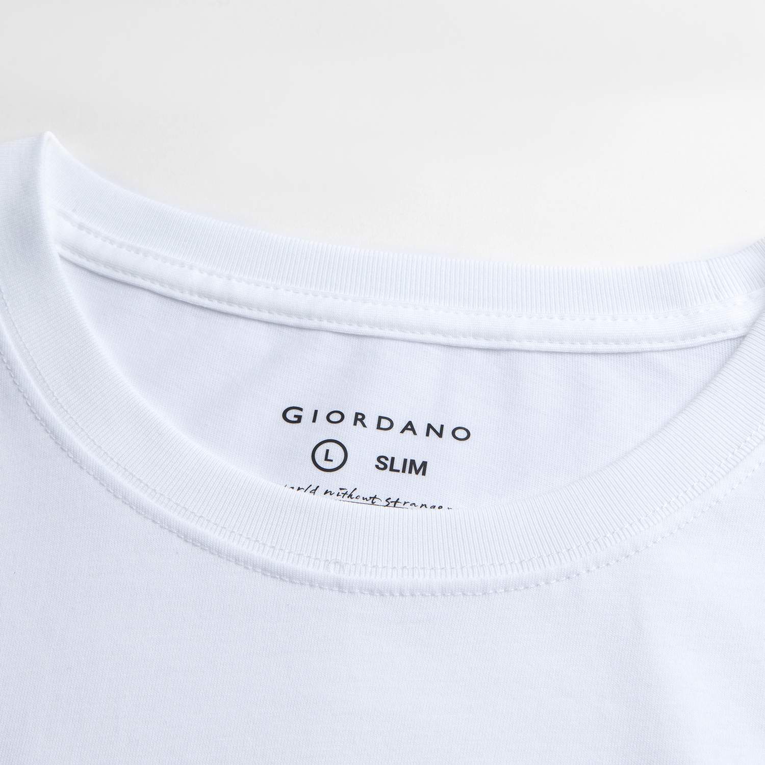 Men's Signature Short Sleeve Slim Fit Print Tee - Image 7