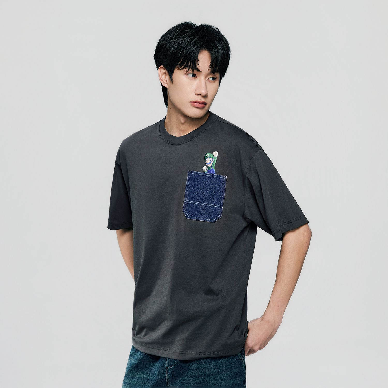 Men's Super Mario Relaxed PrintTee - Image 4