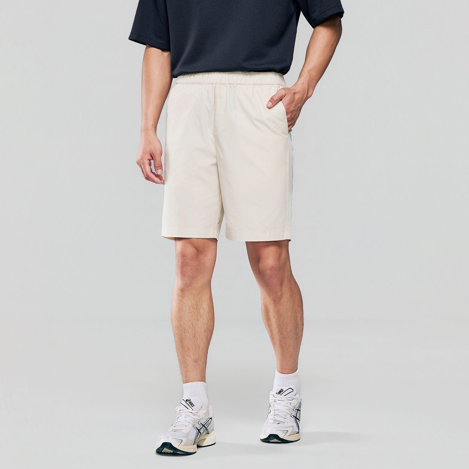 Men's Mid Rise Elastic Waist Shorts - Image 1