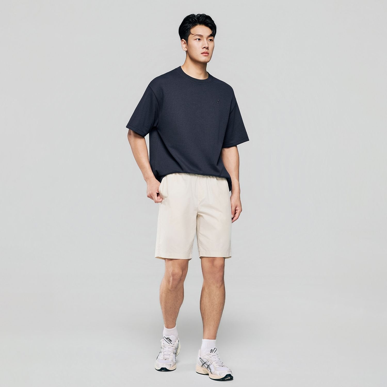 Men's Mid Rise Elastic Waist Shorts - Image 2