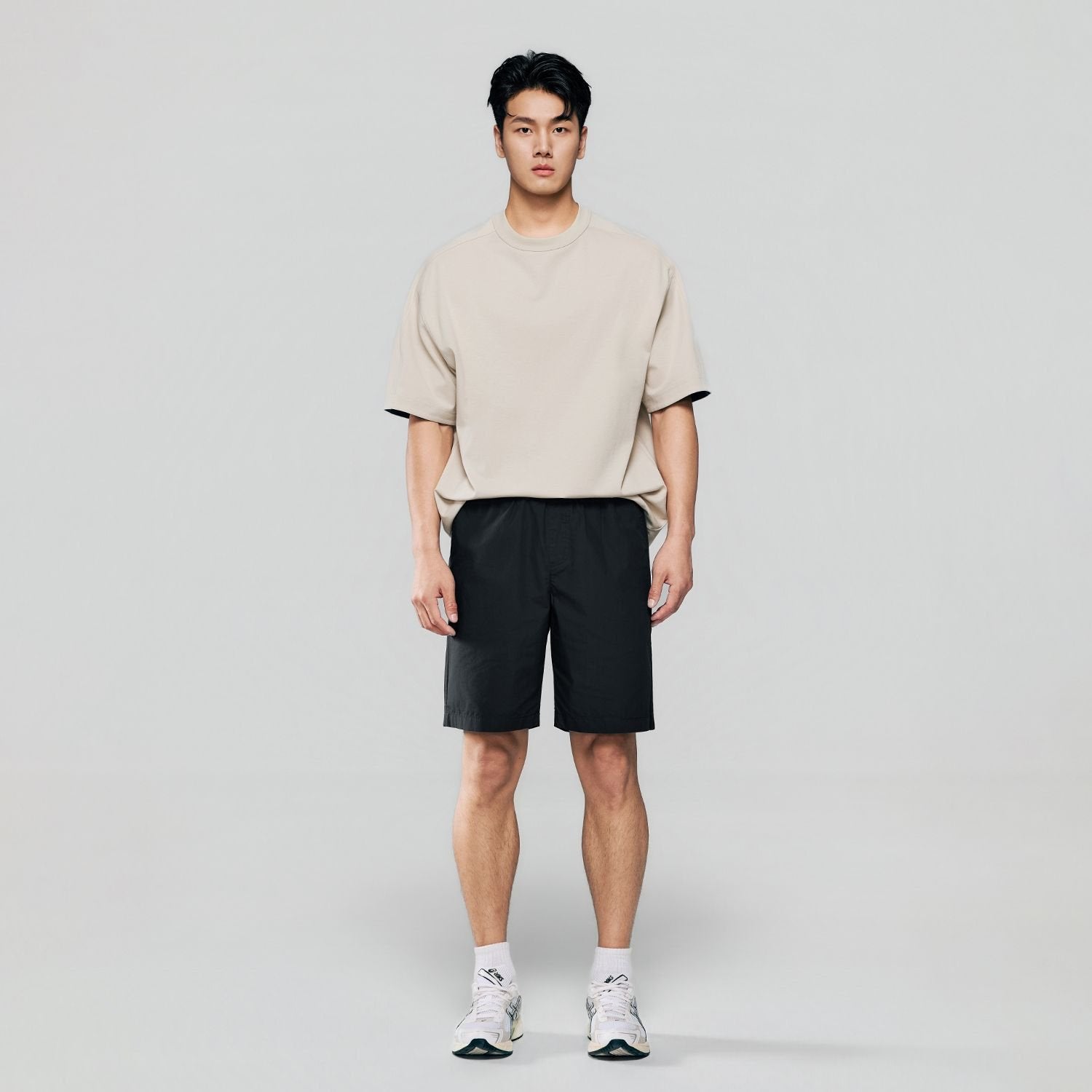 Men's Mid Rise Elastic Waist Shorts - Image 2