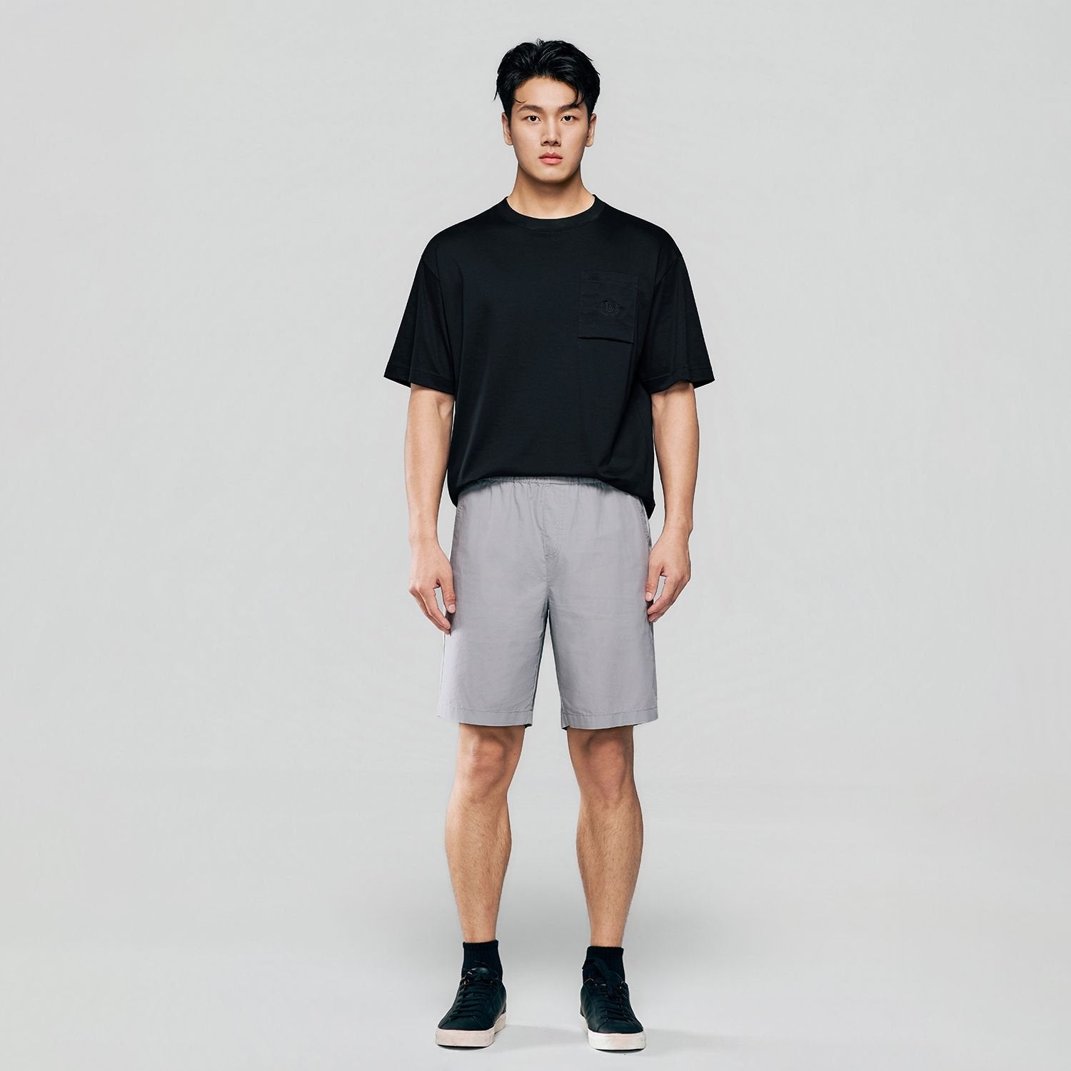 Men's Mid Rise Elastic Waist Shorts - Image 2