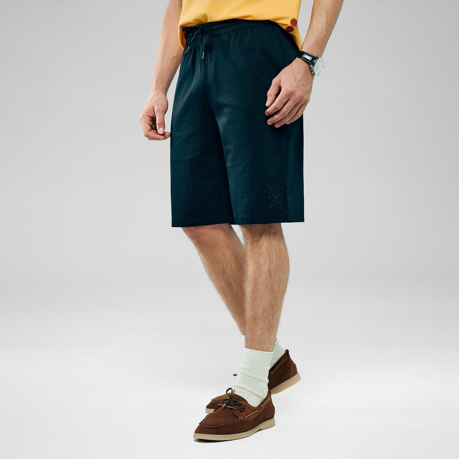 Men's  Mid Rise Regular Embroidery Shorts - Image 2