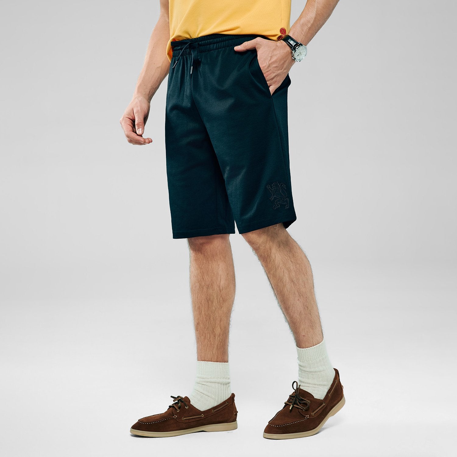 Men's  Mid Rise Regular Embroidery Shorts - Image 4