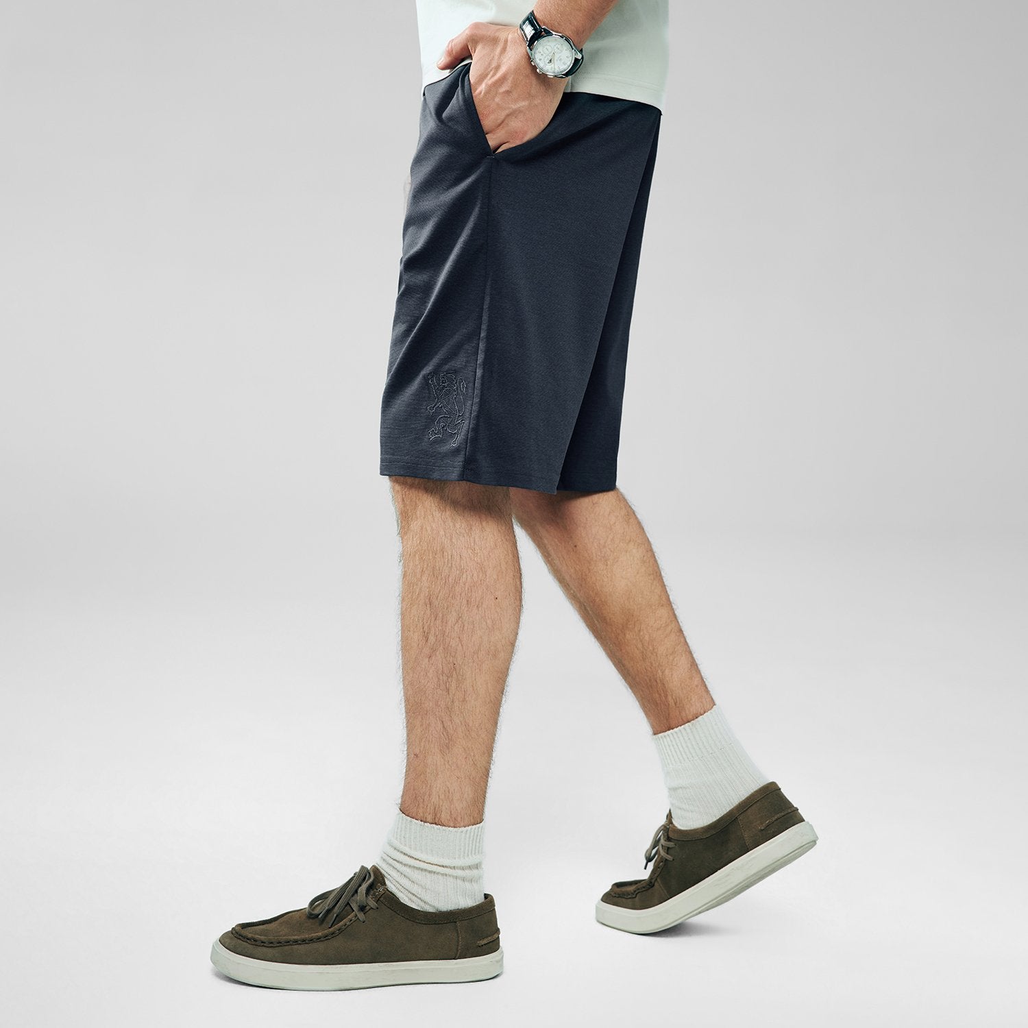 Men's  Mid Rise Regular Embroidery Shorts - Image 5