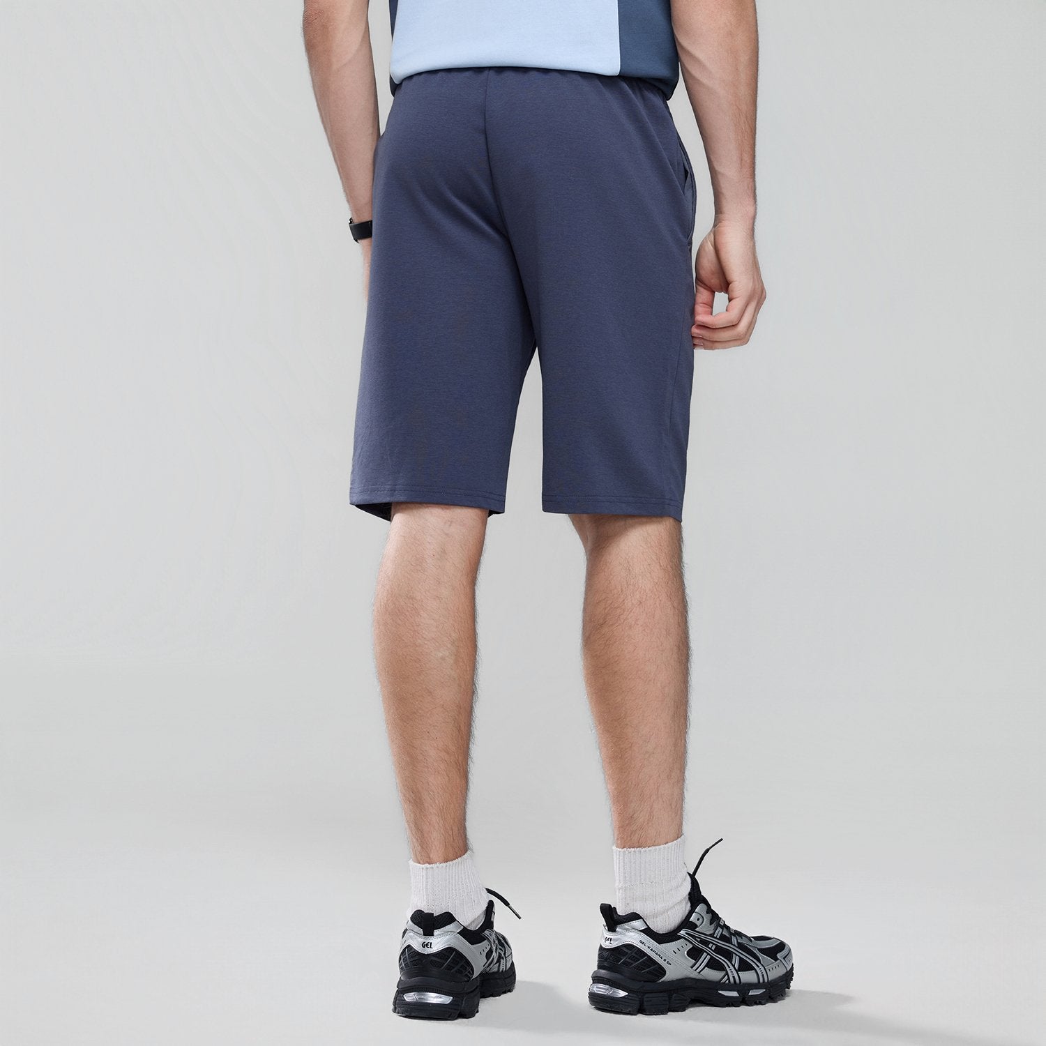Men's  Mid Rise Regular Embroidery Shorts - Image 5