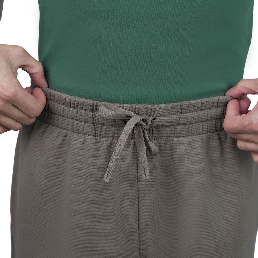 Men's  Waffle Mid Rise Relaxed Shorts - Image 3