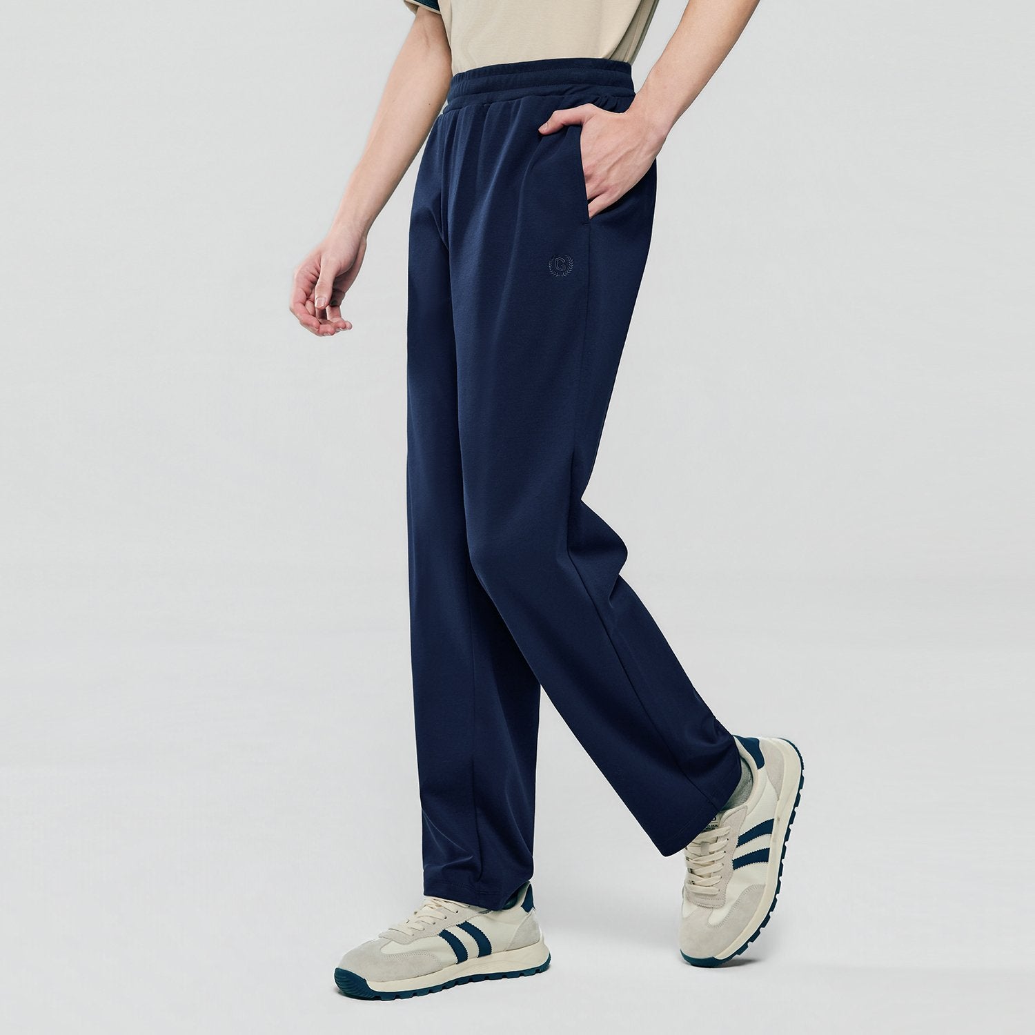 Men's Mid Rise Regular Straight Jogger - Image 4