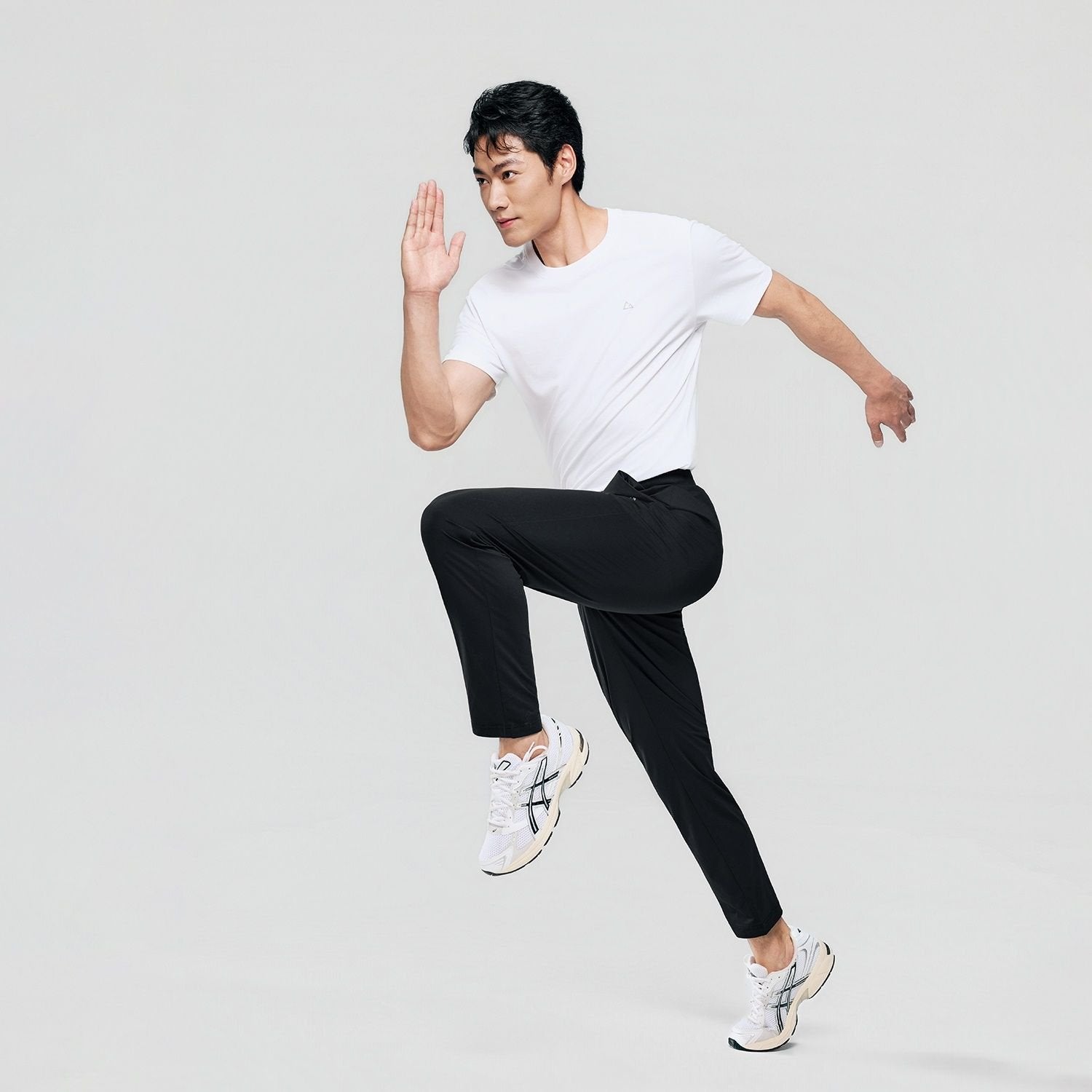 Men's Mid-Rise Slim Taper Jogger Pants - Image 8