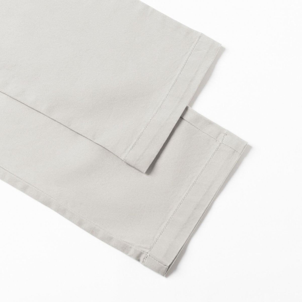 Men's Twill Mid Rise Regular Taper Khakis - Image 9