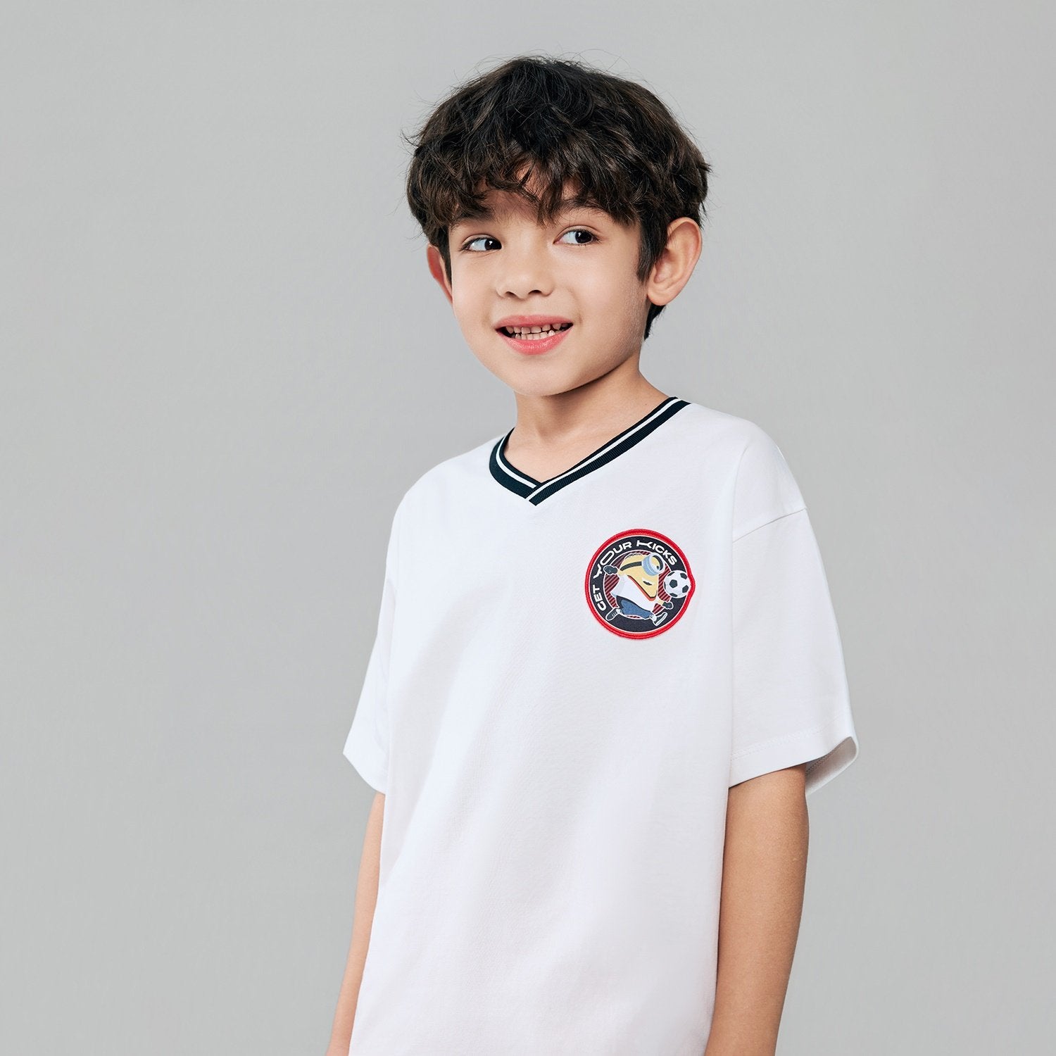 Junior Minions V Neck  Relaxed Print Tee - Image 2